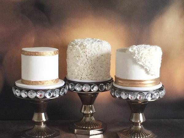 12 Customized Wedding Cake Ideas with A Little Glittery Gold
